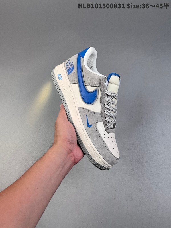 特价福利✅耐克Nike AIR FORCE 1’07空军一号低帮百搭休闲运动板鞋。柔软、弹性十足的缓震性能和出色的中底设计