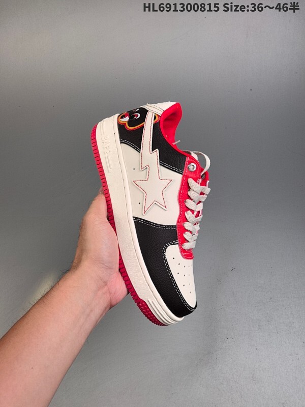 集合  A Bathing Ape/安逸猿 原楦原纸版开发版型，采用硬质磨砂牛巴革组合牛剖革鞋面材质