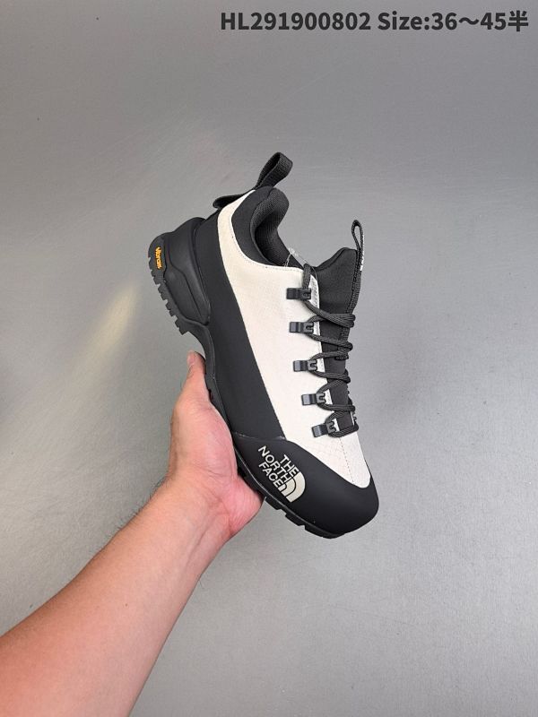 集合  The North Face/北面/乐斯菲斯 原楦型开发纸版，采用防剐蹭复合牛津布料组合模塑鞋头橡胶片鞋面材质