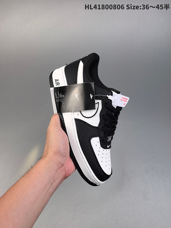 集合一  ✅耐克Nike AIR FORCE 1‘07 空军一号低帮百搭休闲运动板鞋。柔软、弹性十足的缓震性能和出色的中底设计