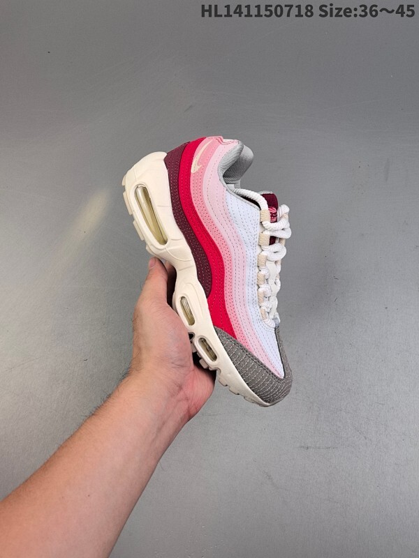 集合  NIKE Air Max 95 版本 潮流百搭 气垫缓震慢跑鞋  Air Max 95就是源于设计师塞吉奥·罗扎诺的构想  Nike Air Max 95的设计灵感源于人体构造