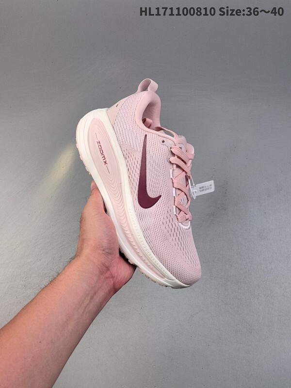 Nike Vomero 18 耐克 佛莫罗18代 低帮 白银色 时尚舒适防滑耐磨低邦休闲跑步鞋 整体采用工程网眼材质打造