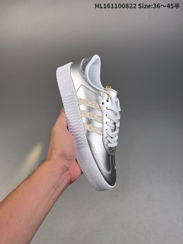 集合一  阿迪达斯Adidas SAMBA W 厚底休闲板鞋 实拍首发 该鞋款鞋面采用多种材料拼接(缝车线