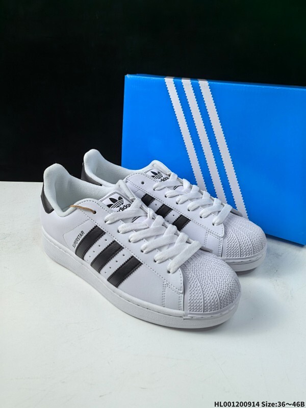头层带半码 Adidas Original Superstar 2 阿迪达斯 低帮 白黑色 男女同款 贝壳头防滑耐磨轻便低邦休闲板鞋 保留了鞋身整体采用白色皮革打造