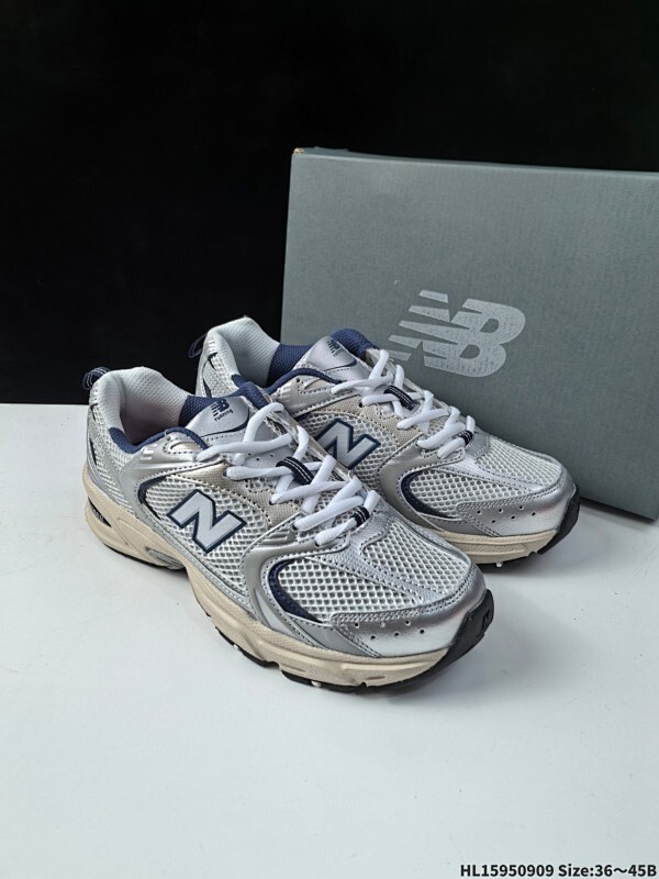 新百伦 NB530 New Balance 530 复跑古鞋NB530这鞋双确实是NB家经复典古款式之一，以全科新技诠释，成打功造530鞋款。
