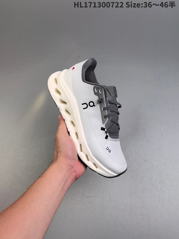 集合 公司级✅On昂跑Cloudtilt 轻量运动休闲鞋  脚感很舒服 鞋底柔软且包裹性好 上脚显腿长