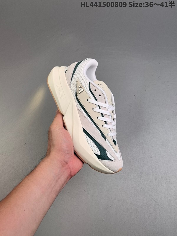 Adidas LIGHTBLAZE 舒适防滑 新款阿迪达斯低帮跑步鞋