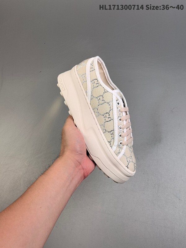 真标✅GUCCI古驰 Interlocking 低帮系带 时尚板鞋 这件亮眼吸睛的单品从网球世界中汲取创作灵感