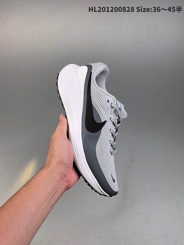 集合一  Nike REVOLUTION 8 耐克 透气 低帮 跑步鞋 兼顾迅疾外观和稳固脚感后跟覆面和中足动态支撑巧妙融合 缔造稳定顺畅的迈步体验