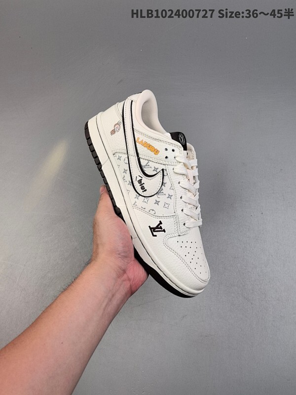 Louis Vuitton x Nike Dunk SB Low 路易威登 x 耐克 SB 低帮 LV联名白红解构鞋带 鞋身以白色作为主色调，