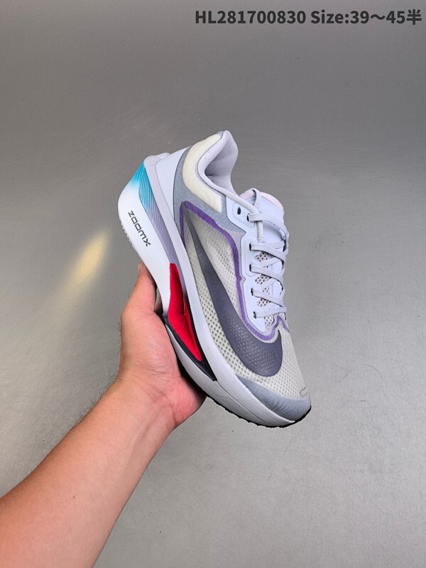 Nike耐克 Zoom Fly 6 马拉松运动缓震跑步鞋！ 保留经典马拉松鞋款造型双层材质鞋面飞线编织 网纱附面