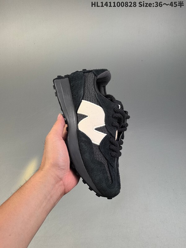 集合 公司级✅New Balance MS327 复古休闲运动慢跑鞋 以更纯粹的复古风格设计打造的全新造型 侧身还以解构设计 将 N 字标志以做旧压花样式呈现