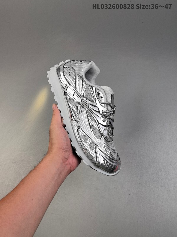 公司级 向品牌著名的「intrecciato」图样致敬！意大利奢侈品牌 Bottega Veneta Orbit 宝缇嘉 葆蝶家