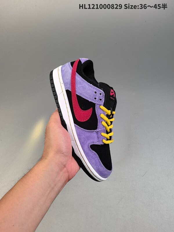 耐克Nike SB Dunk Low 扣篮系列 复古低帮休闲运动滑板板鞋。采用脚感柔软舒适ZoomAir气垫