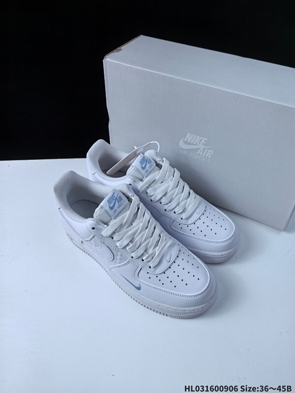 集合 公司级✅耐克Nike AIR FORCE 1’07空军一号低帮百搭休闲运动板鞋。柔软、弹性十足的缓震性能和出色的中底设计，