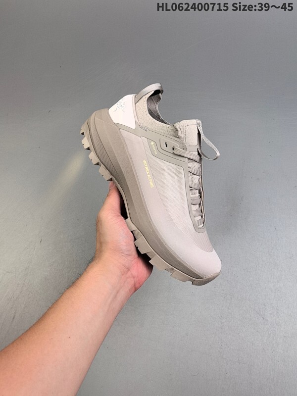 公司级✅Arcteryx始祖鸟 VERTEX ALPINE M轻量 网布防滑轻便耐磨 低帮户外运动跑步鞋