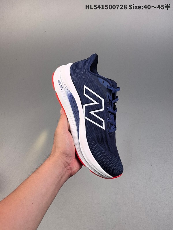 公司级✅New Balance NB FuelCell 跑步鞋 FuelCell SuperComp Trainer采用FuelCell中底