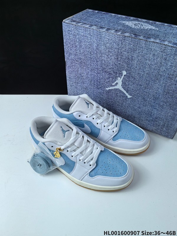 头层带半码 Air Jordan 1 Low 低帮 白蓝色 AJ1 乔丹1代 aj1 乔1 低邦 蓝白色 男女同款 乔丹篮球鞋系列 鞋款以做旧美学诠释生活方式