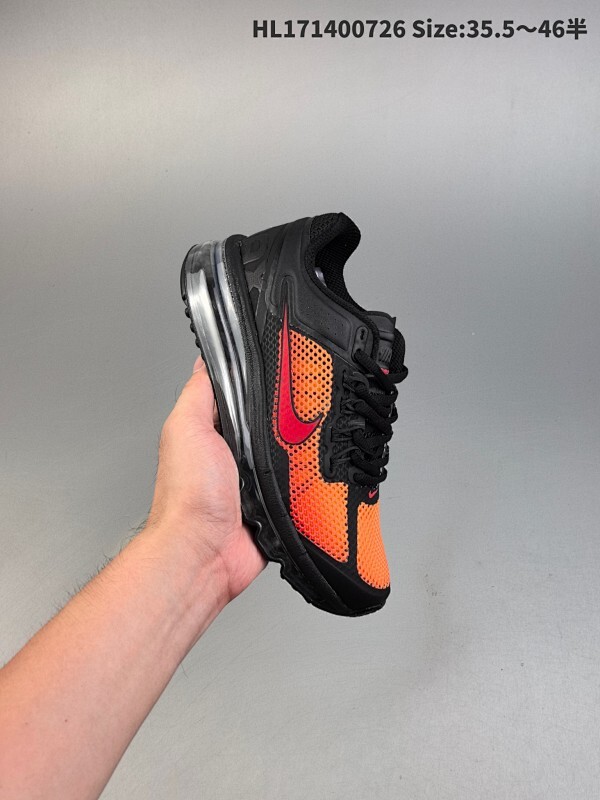 集合二  Nk Air Max 2013 复古透气网布气垫跑鞋  搭配全掌式 Max Air 气垫，为步伐注入充沛活力