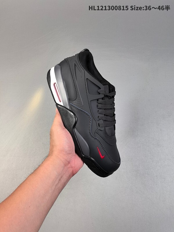 乔丹Jordan Air Jordan 4 RM 防滑 低帮 复古篮球鞋 此款鞋采用近几年比较流行的版型设计，