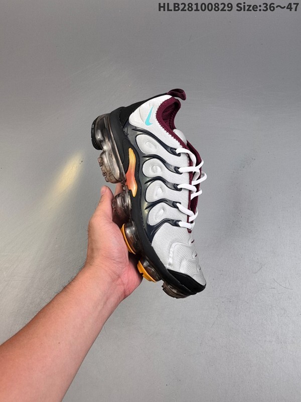 Nike/耐克 TN原档案Flyknit鞋面，新全掌气垫管道缓震大底❗经典奥利奥配色，全新耐克Nike Air Vapormax PlusTM蒸汽大气垫百搭休闲运动慢跑鞋！