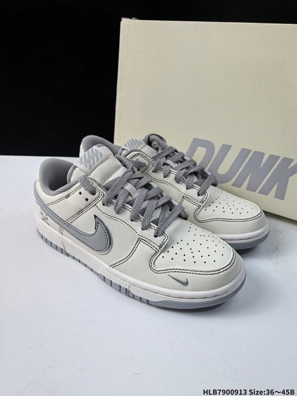 集合特价  NIKE DUNK SB LOW 全新配色定制版 定制Dunk SB顾名思义，具有经典的Dunk血缘，又注入了更多的时尚元素