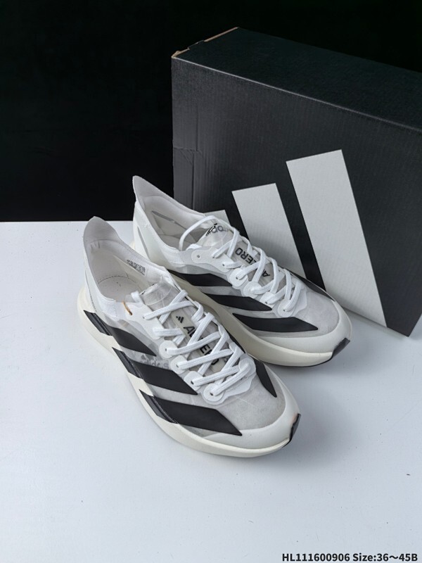 公司级✅Adidas Adizero Pro Evo 2 阿迪达斯 舒适百搭防滑耐磨 低帮 休闲跑步鞋 中底配置方面搭载全掌Lightstrike Pro