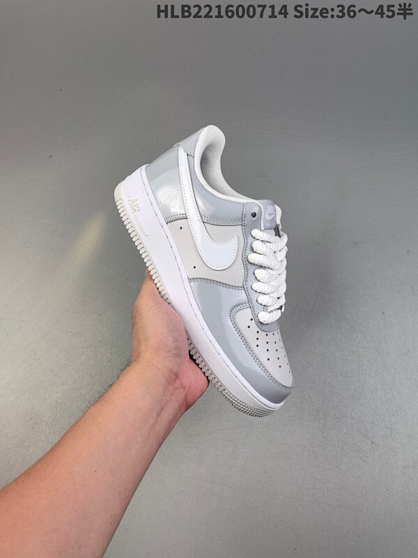 集合  公司级✅耐克Nike Air Force 1’07空军一号低帮百搭休闲运动板鞋。柔软、弹性十足的缓震性能和出色的中底设计