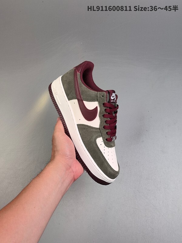 公司级✅耐克Nike AIR FORCE 1’07空军一号低帮百搭休闲运动板鞋。柔软、弹性十足的缓震性能和出色的中底设计