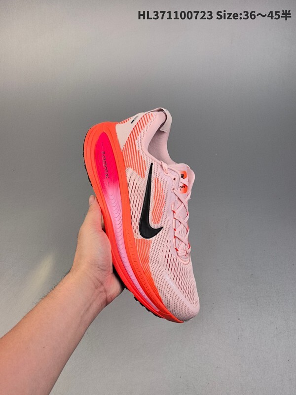 集合一 ✅Nike VOMERO 18 耐克 舒适减震防滑 低帮跑步鞋 全掌ReactX泡绵中底 前掌和后跟还配备了Air Zoom气垫单元