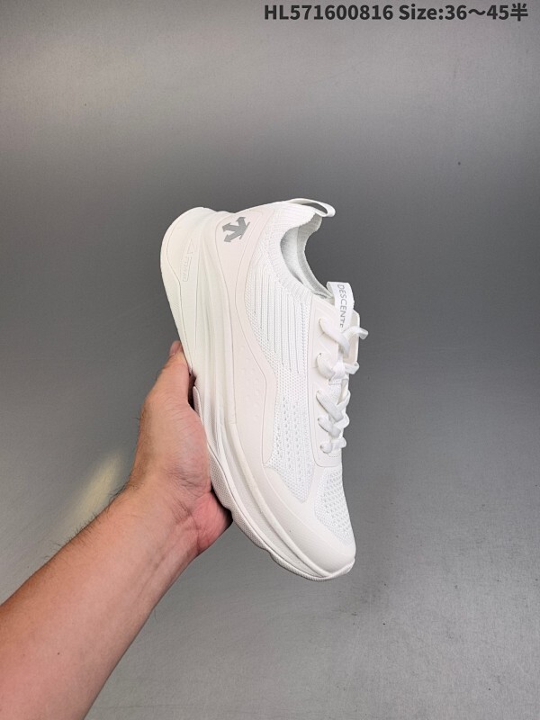 集合  ✅迪桑特DESCENTE LAVITATE II KNIT 时尚防滑 低帮跑步鞋 针织网布无缝拼接鞋面轻薄通透减少摩擦