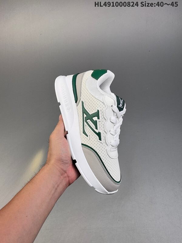 集合特价 Louis Vuitton  Classic LV路易威登板鞋 小白鞋系列  舒适轻泡大底和百搭性霸屏整个时尚娱乐圈