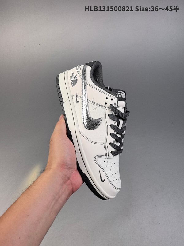 集合  耐克 Nike Dunk Low Retro 运动鞋 2025年新款 经典复古板鞋。作为 80 年代经典篮球鞋款