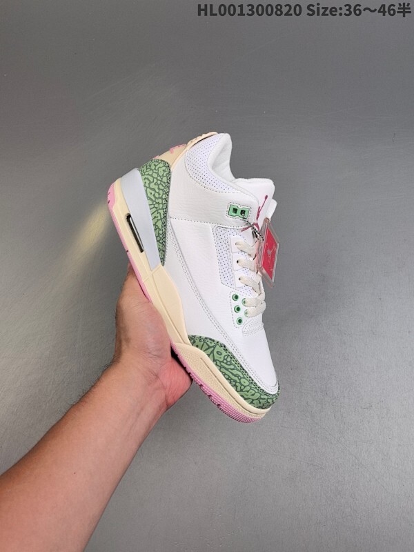 真标带半码 Air Jordan 3 Retro 白绿粉 AJ3 乔丹3代 aj3 乔3 白绿粉 乔丹篮球鞋系列 鞋身整体以皮革材质打造