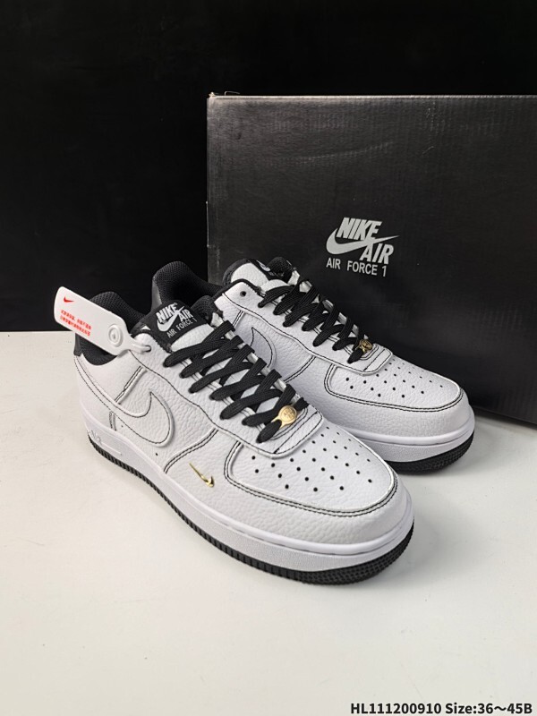公司级✅耐克Nike AIR FORCE 1’07空军一号低帮百搭休闲运动板鞋。柔软、弹性十足的缓震性能和出色的中底设计