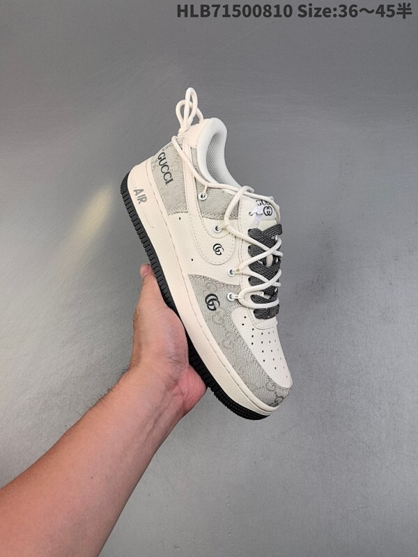 耐克 Nike Air Force 1 ’07 空军一号低帮百搭休闲运动板鞋。柔软、弹性十足的缓震性能和出色的中底设计