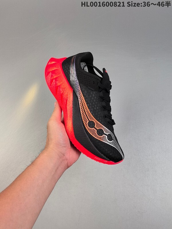 真爆带半码 Saucony Endorphin Pre 4 索康尼 啡鹏4代 低帮 黑红色 旗靓运动系带减震耐磨透气低邦马拉松跑步鞋