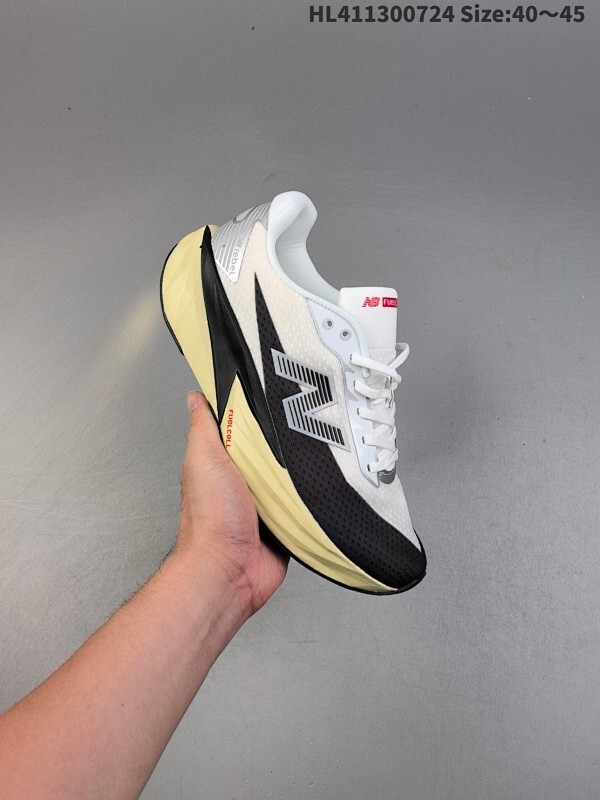 New Balance FuelCell SuperComp Trainer V2  新百伦NB系列超轻量化低帮休闲运动慢跑鞋