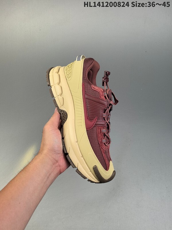 集合二 耐克Nike Zoom Vomero Roam 马拉松复古跑五代休闲运动慢跑鞋采用环保纤维革饰片组合网眼布鞋面材质