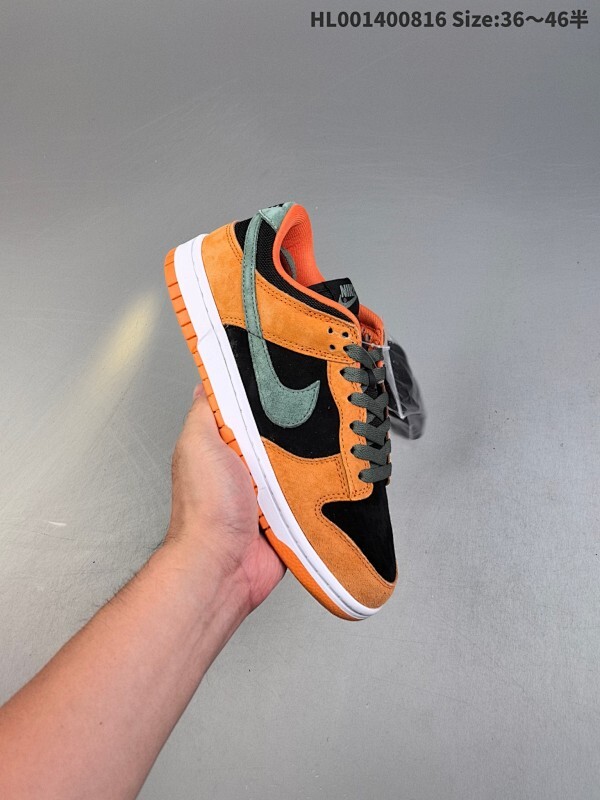 真标带半码 Nike Dunk Low SP "Ceramic" 耐克 SB 低帮 丑小鸭黑橙 防滑耐磨低邦休闲板鞋 鞋身整体鞋面以黑色麂皮材质打造