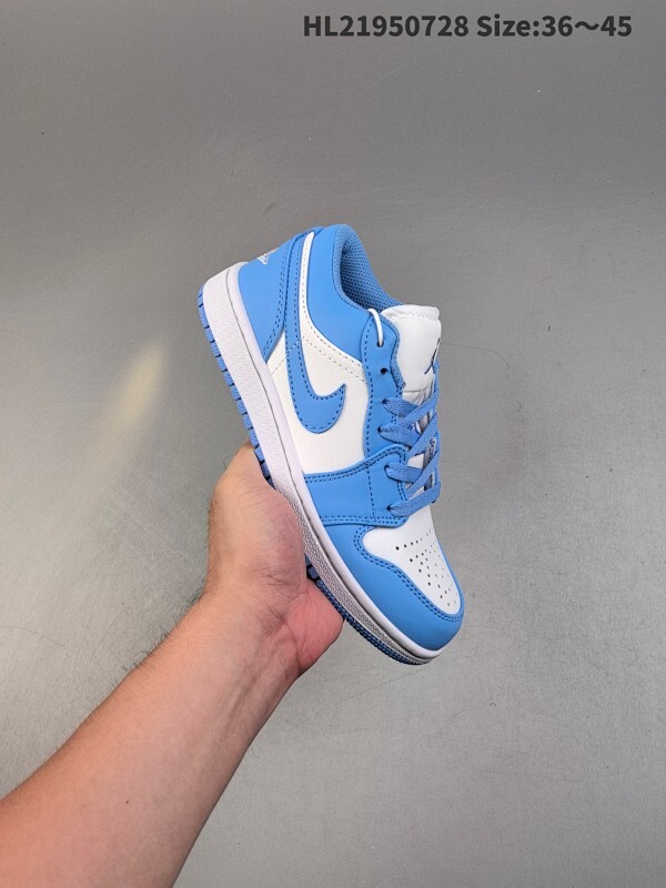 Air Jordan 1 Low 低帮 AJ1 乔丹1代 aj1 乔1 低邦 蒂芙尼绿 乔丹篮球鞋系列 鞋款采用米色皮质面料打造鞋面