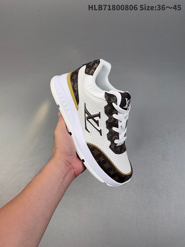 LV路易威登板鞋 小白鞋系列  舒适轻泡大底和百搭性霸屏整个时尚娱乐圈  细节调整完美主义