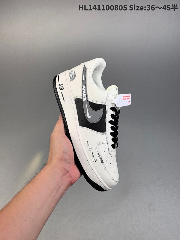 集合  耐克 Nike Air Force 1 ’07 空军一号低帮百搭休闲运动板鞋。柔软、弹性十足的缓震性能和出色的中底设计
