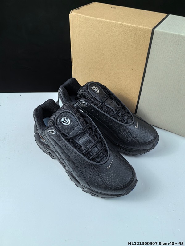 耐克 NIKE Hot Step Air Terra/NOCTA 男女士运动鞋气垫缓震篮球鞋。小金属钩细节 说唱歌手Drake携手子品牌NOCTA与Nike一起推出全新联名款