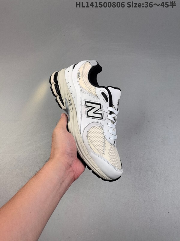 公司级✅New Balance 2002R 复古单品 热门复古鞋型New Balance 2002R，近日又曝出一款全新配色并释出官图