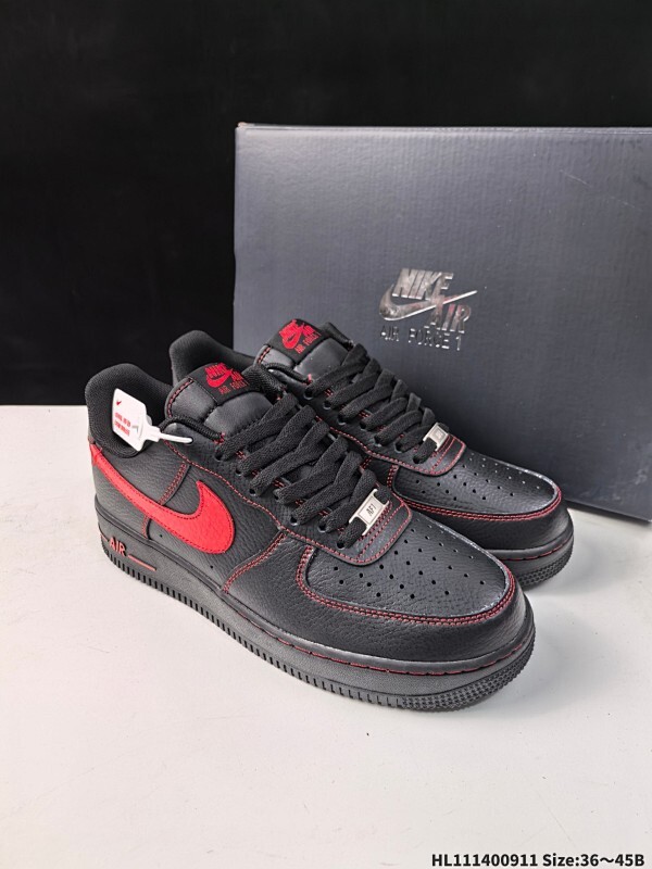 公司级✅耐克Nike AIR FORCE 1‘07 空军一号低帮百搭休闲运动板鞋。柔软、弹性十足的缓震性能和出色的中底设计