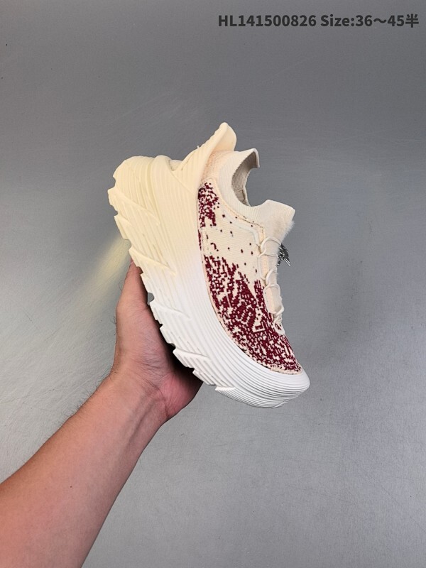 集合  HOKA/霍卡 男女鞋真标半码制，升级原楦原纸版开发版型，采用飞织袜式极简针织科技鞋面材质，内嵌加厚PU减震鞋垫