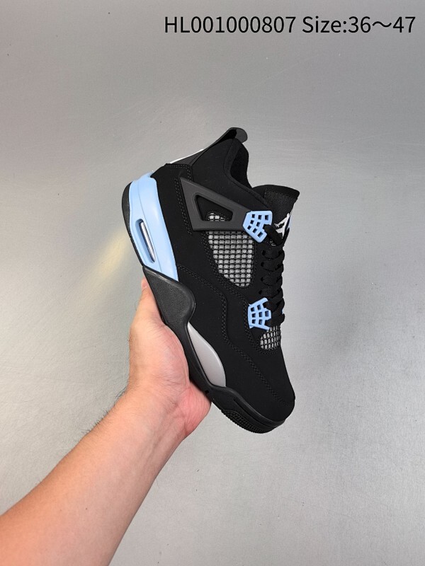 Air Jordan 4 Retro 黑蓝灰 AJ4 乔丹4代 aj4 乔4 黑蓝 乔丹篮球鞋系列 鞋身整体以黑色皮革为主色调