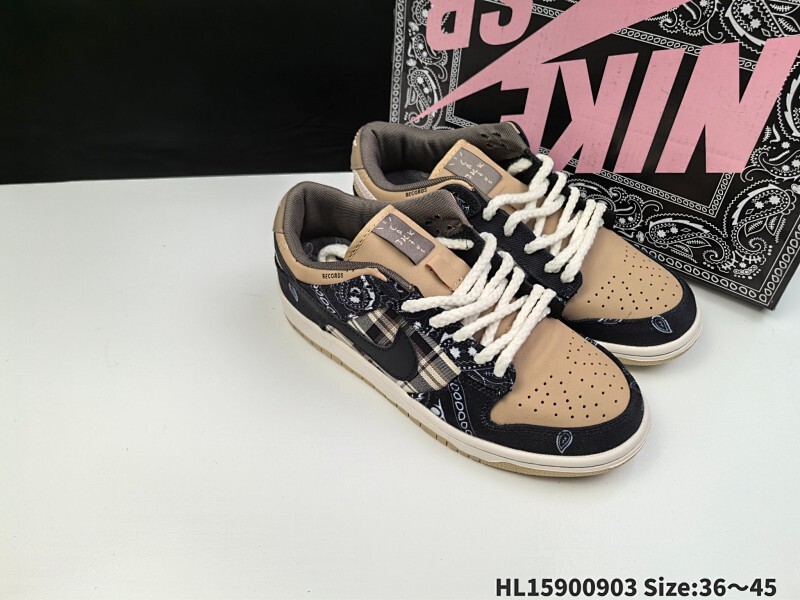 Travis Scott × Nike Dunk SB Low 耐克 SB 低帮 腰花果 继AJ鞋款和AF1鞋款之后，TS和Nike又一个全新的合作鞋款
