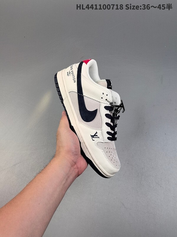 NIKE DUNK SB LOW 定制配色 Dunk SB顾名思义，具有经典的Dunk血缘